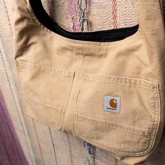 Upcycled carhartt hobo bag - Picture 4 of 6